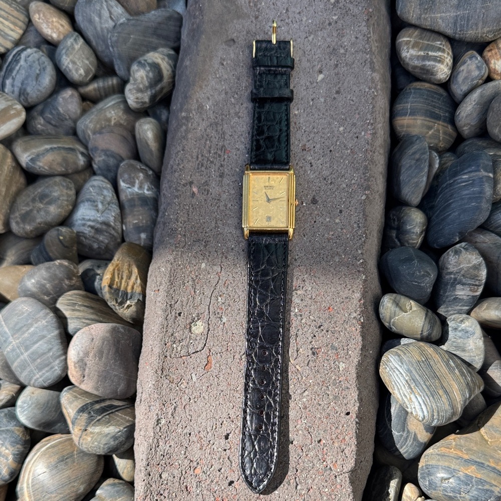 Very rare vintage 80s Seiko slim Tank gold plated face with date